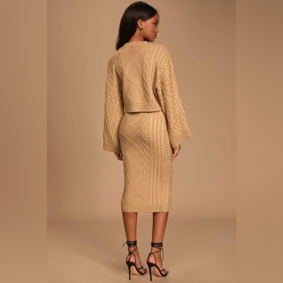 $10 CLEARANCE - NWT Lulus Styled Sensation Cable Knit Sweater Skirt (Skirt Only) - Picture 3 of 15